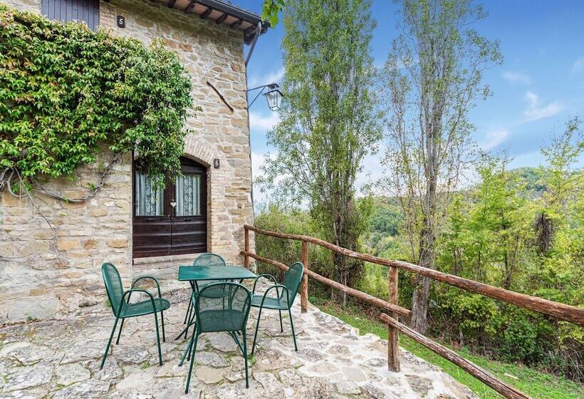 Cozy Cottage With Pool In Assisi