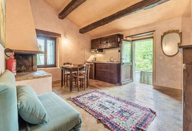Cozy Cottage With Pool In Assisi