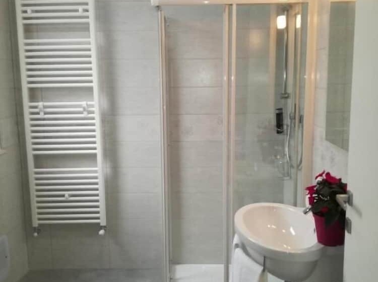 مبيت وإفطار Adagiostay