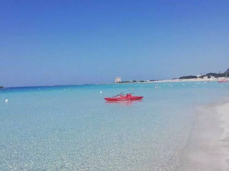 Aamiaismajoitus (B&B) Coast To Coast Salento Sea Rooms