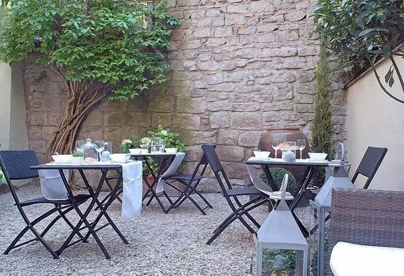 تختخواب و صبحانه Torre Di Vico Residenza D'epoca