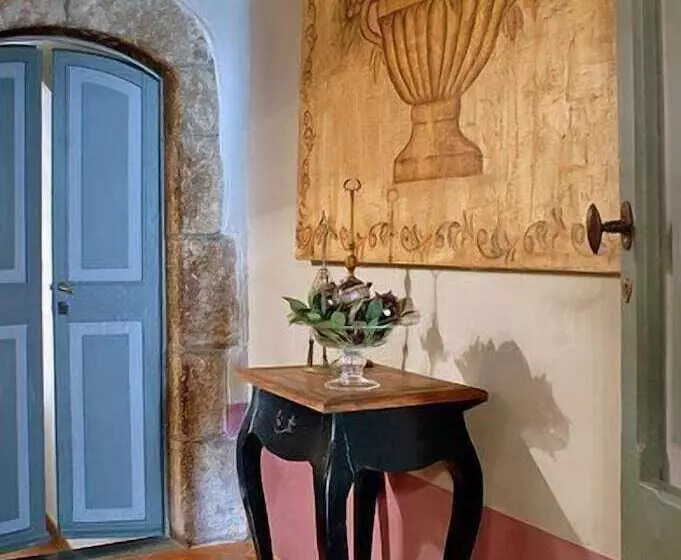 تختخواب و صبحانه Torre Di Vico Residenza D'epoca