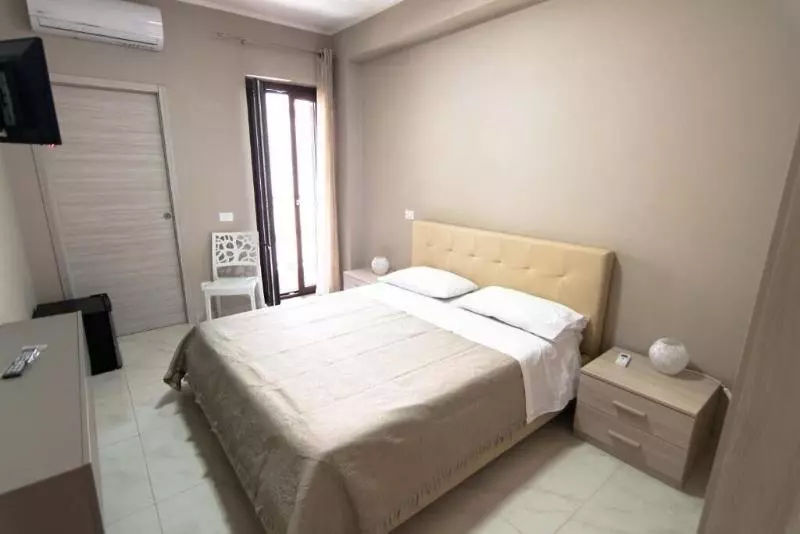 Elegance B&b