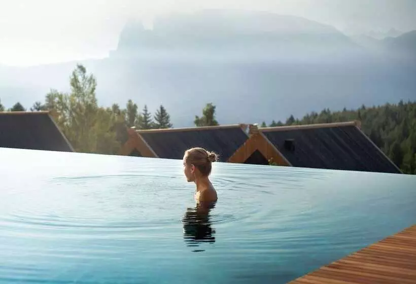 Hotelli Adler Lodge Ritten