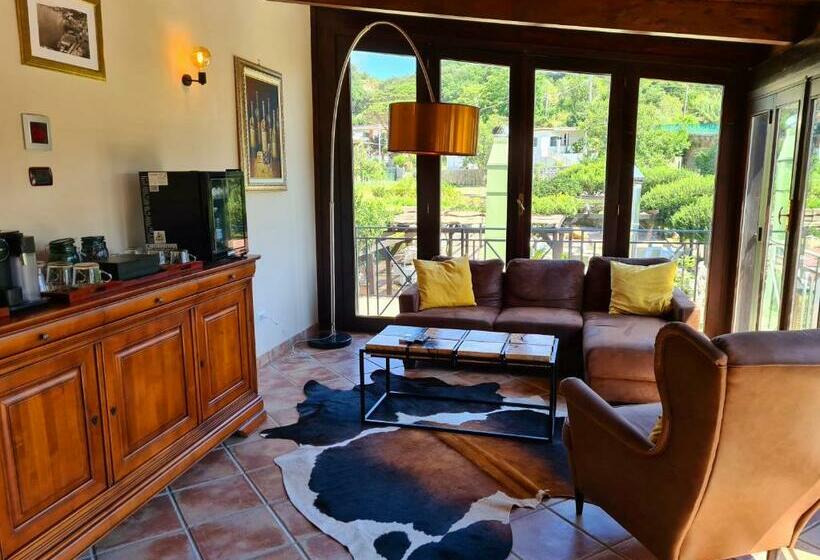 Hotel Tenuta Convivium Cuma