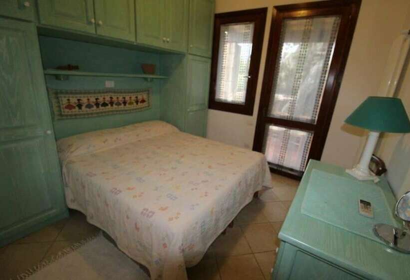 בית מלון כפרי Villetta Baia Santa Reparata 725