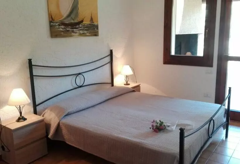 ホテル Villetta Baia Santa Reparata 725