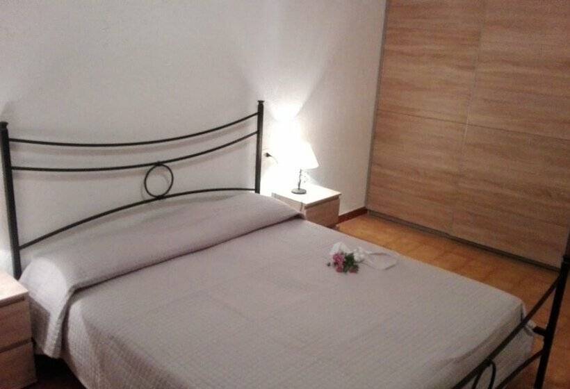 בית מלון כפרי Villetta Baia Santa Reparata 725