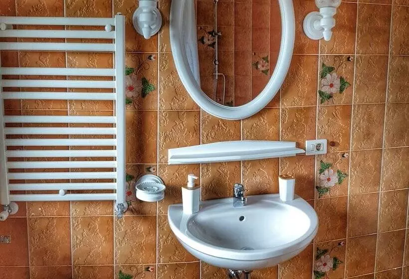 Majatalo B&b Ricci By Holidayngo