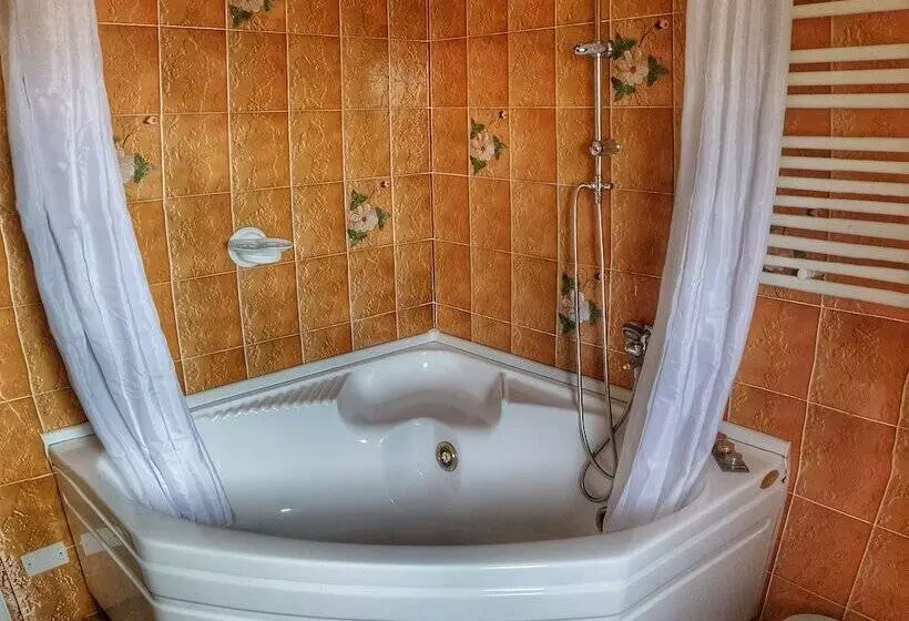 Majatalo B&b Ricci By Holidayngo