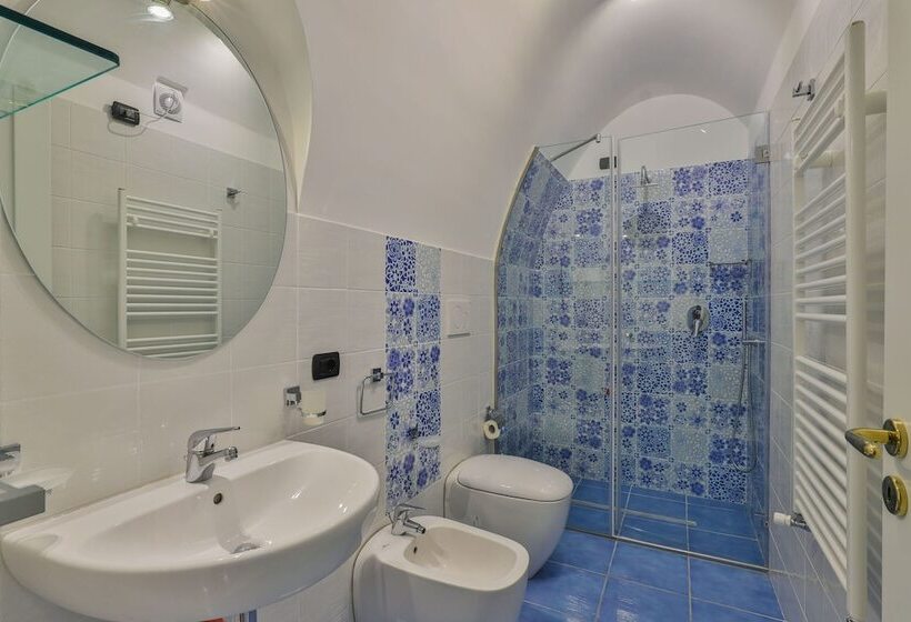 بنسيون Della Monica Rooms