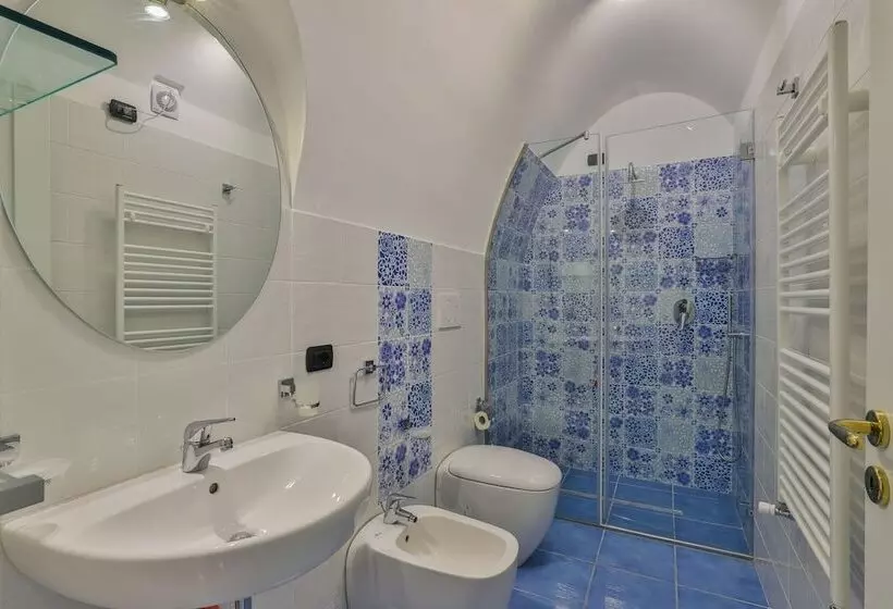 پانسیون Della Monica Rooms