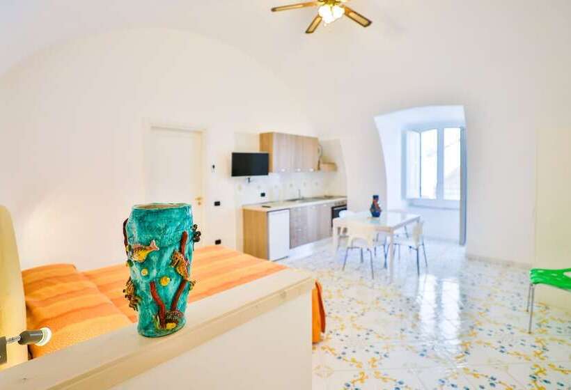 بنسيون Della Monica Rooms