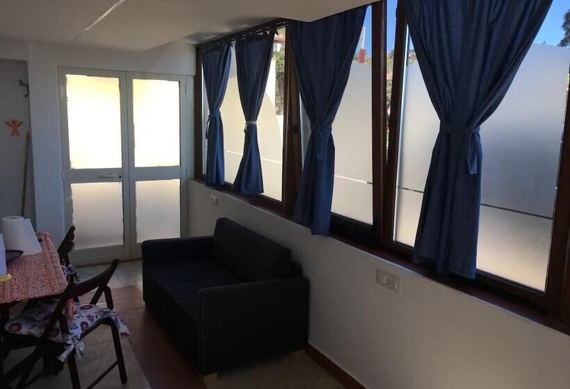 住宿加早餐  Camilla House