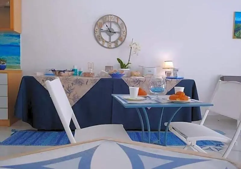 تختخواب و صبحانه I Colori Del Mare