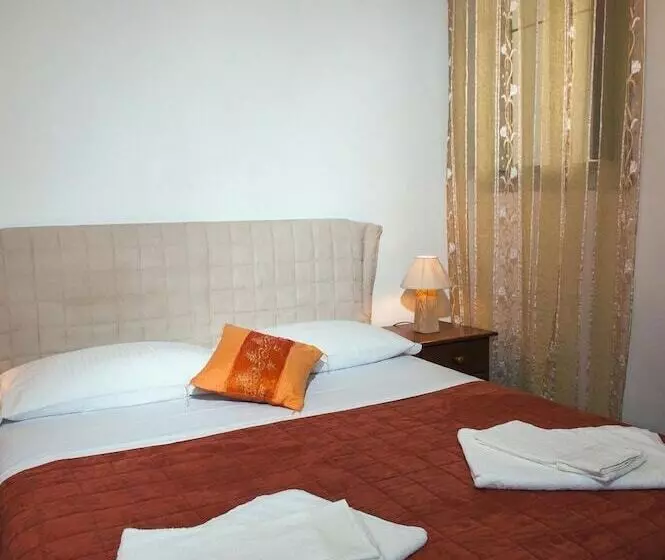 Aamiaismajoitus (B&B) Umberto 33