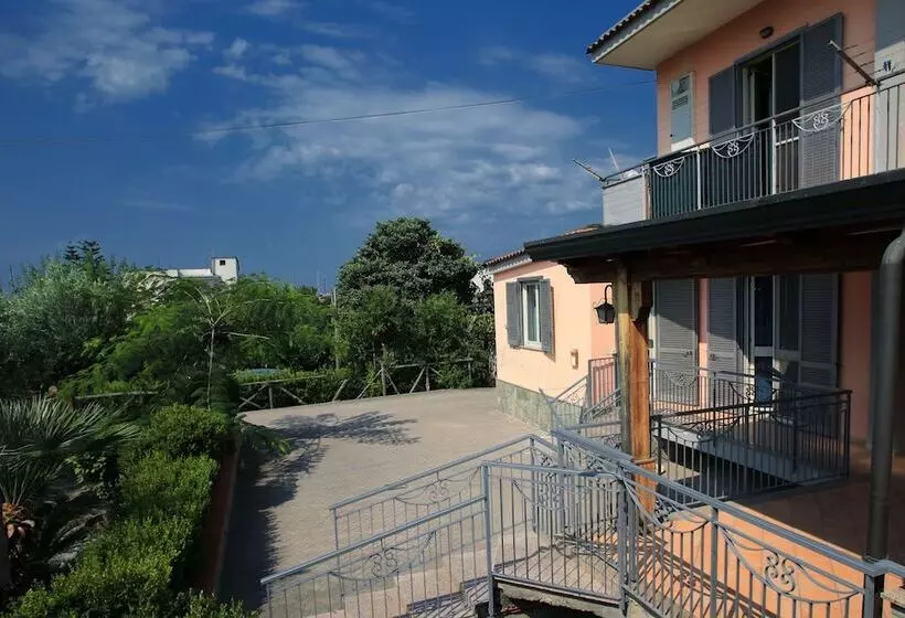 ベッドアンドブレックファースト Villa Rosa Pompei Studios