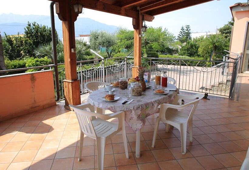 צימר Villa Rosa Pompei Studios