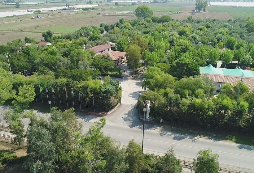 Отель Happy Camp In Camping Village Paestum