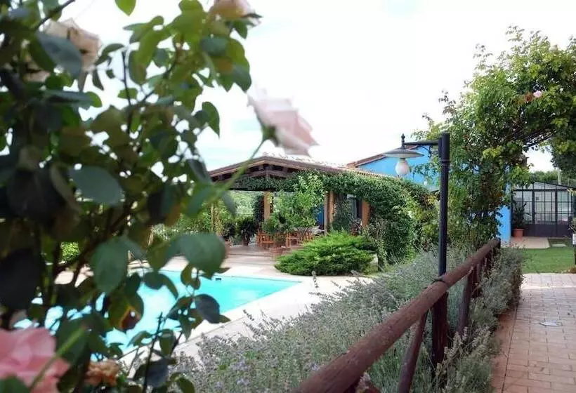 田舎風ホテル Poggio Montali