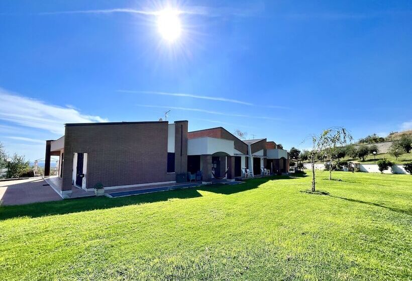 פנסיון Cape House