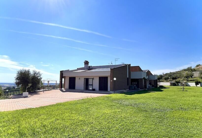 פנסיון Cape House