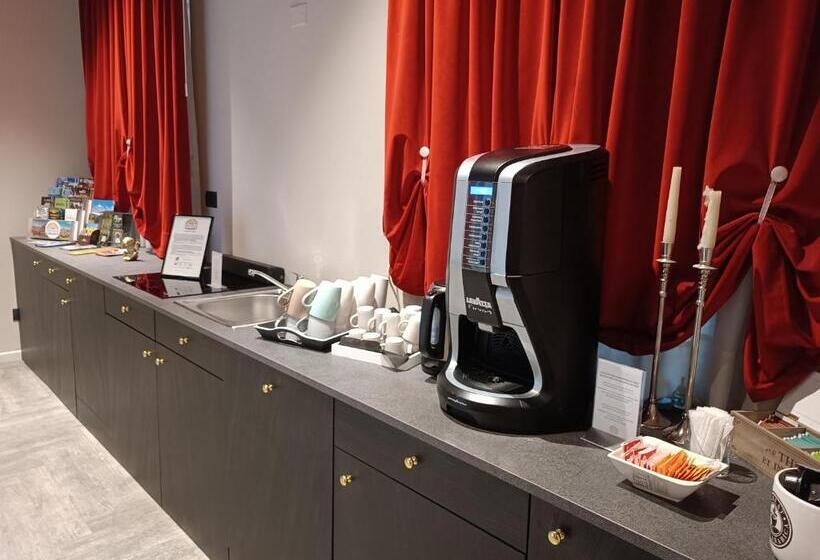 پانسیون Theatrum Rooms And Suite