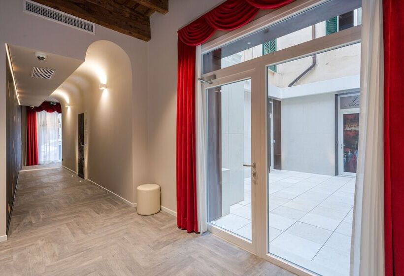 پانسیون Theatrum Rooms And Suite