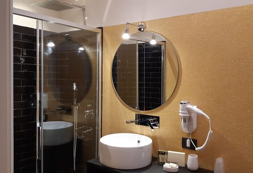 پانسیون Theatrum Rooms And Suite