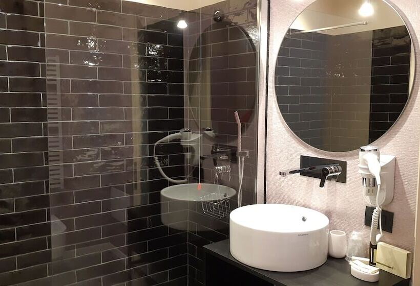 پانسیون Theatrum Rooms And Suite