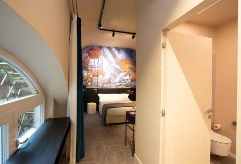 پانسیون Theatrum Rooms And Suite