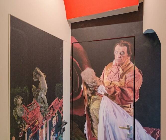 پانسیون Theatrum Rooms And Suite