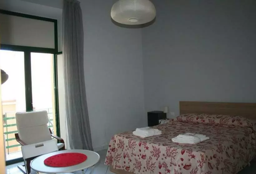 تختخواب و صبحانه Diana E Atteone