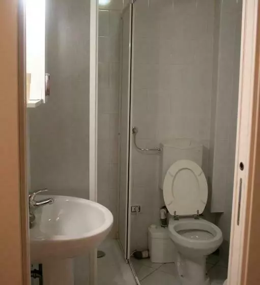 تختخواب و صبحانه Diana E Atteone