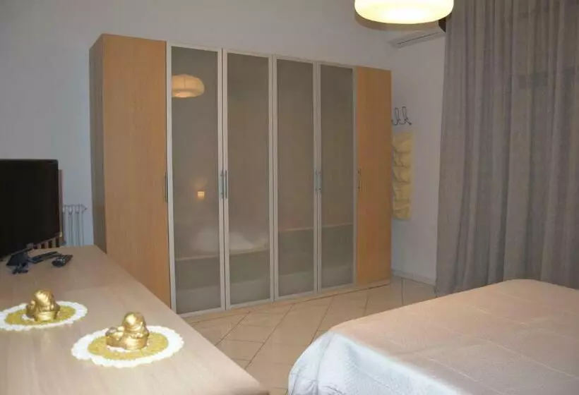 تختخواب و صبحانه Diana E Atteone