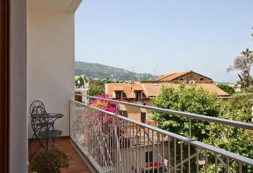تختخواب و صبحانه Maison Tonina