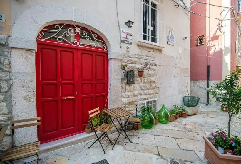 تختخواب و صبحانه Redmood Guesthouse