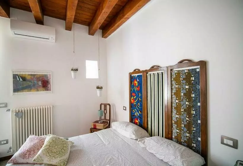 تختخواب و صبحانه Redmood Guesthouse