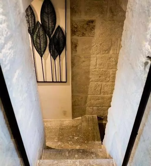 تختخواب و صبحانه Suite1212  Pirrelli