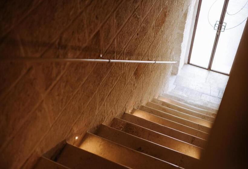 تختخواب و صبحانه Suite1212  Pirrelli