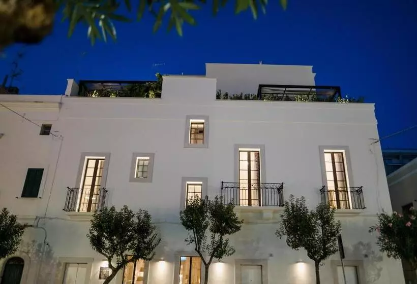 تختخواب و صبحانه Suite1212  Pirrelli