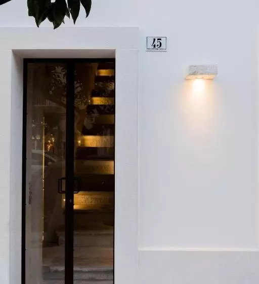 تختخواب و صبحانه Suite1212  Pirrelli