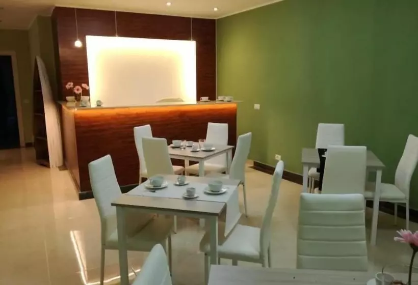 Hostelli Naxos Laguna Beach