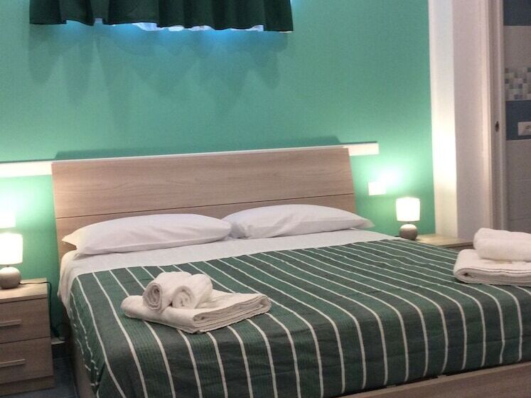 Hostal Naxos Laguna Beach