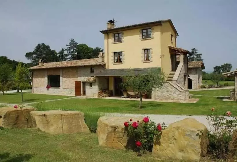 Maaseutuhotelli Ca  Matra