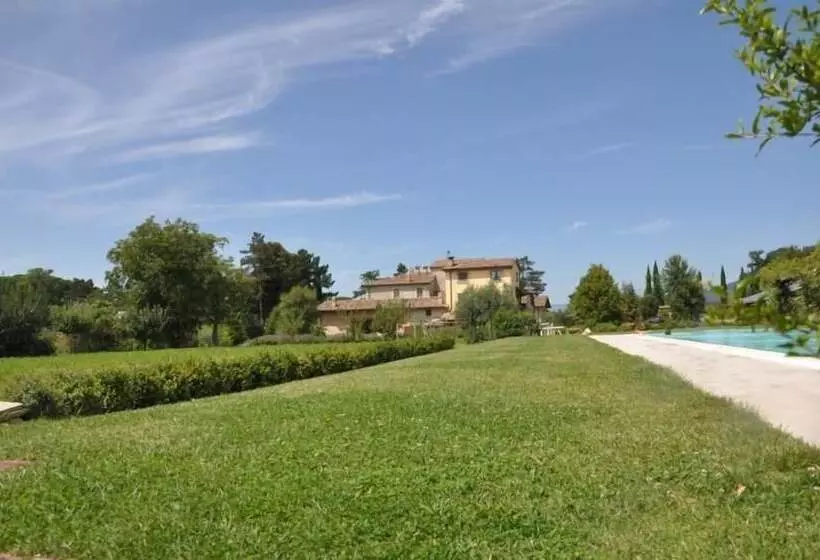 Maaseutuhotelli Ca  Matra