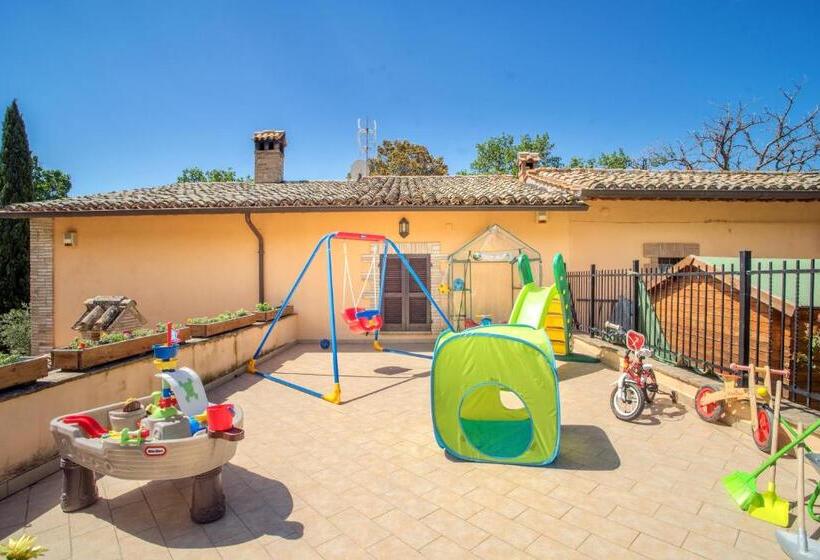 ベッドアンドブレックファースト L Agrifoglio Di Assisi Residenza Di Campagna