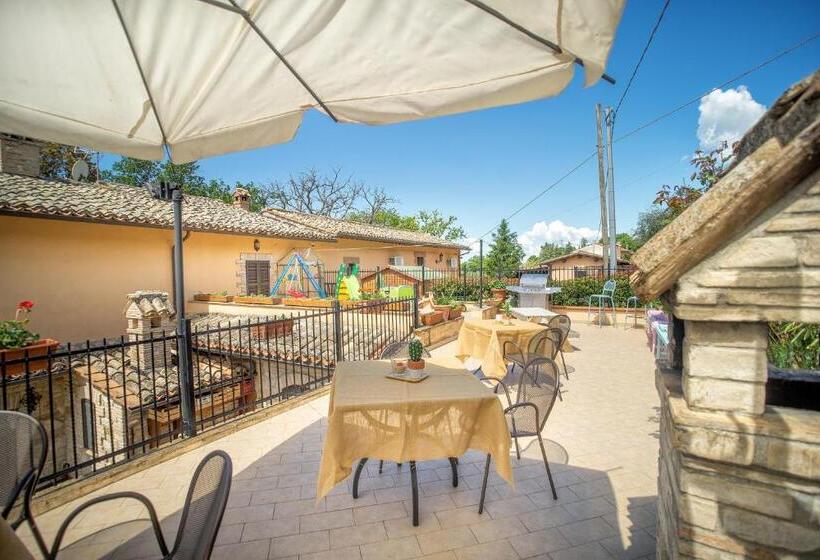 ベッドアンドブレックファースト L Agrifoglio Di Assisi Residenza Di Campagna