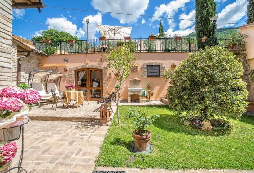 ベッドアンドブレックファースト L Agrifoglio Di Assisi Residenza Di Campagna