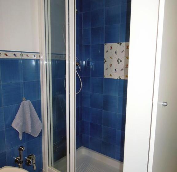 تختخواب و صبحانه Sole E Mare